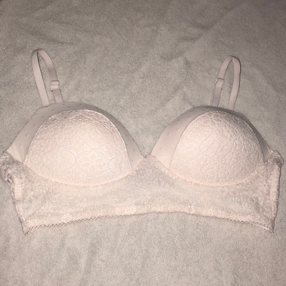 Victoria’s Secret white wireless bra
